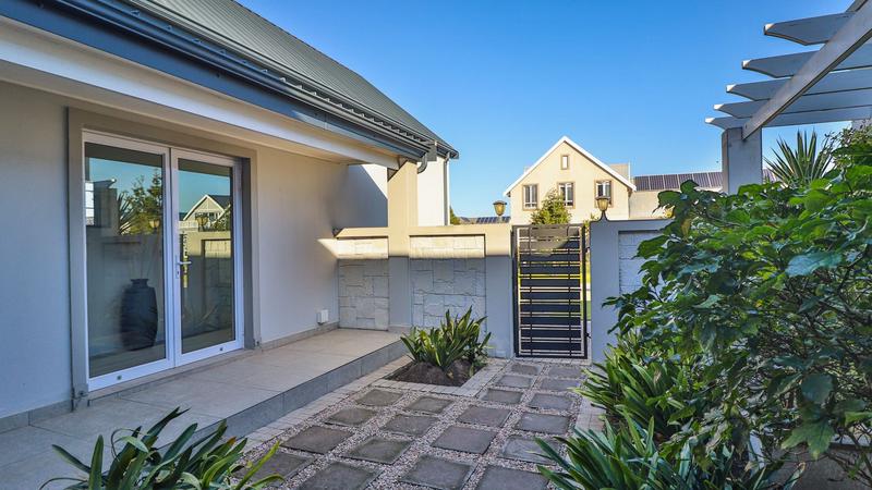 To Let 4 Bedroom Property for Rent in Kingswood Golf Estate Western Cape